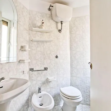 Apartment Large & Quiet In Monteverde Rome